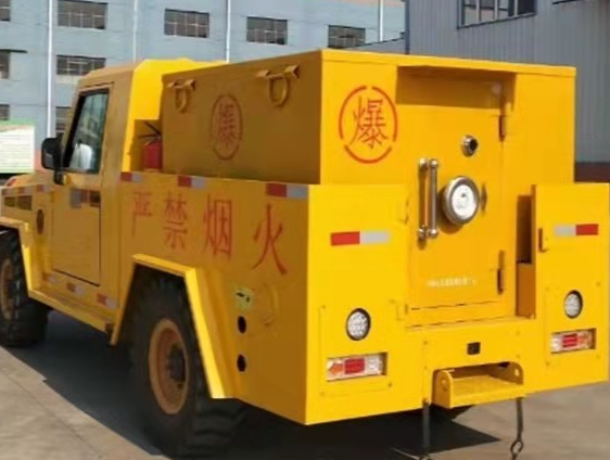 淮南凯龙爆破器材运输车：保障爆破任务的安全运行